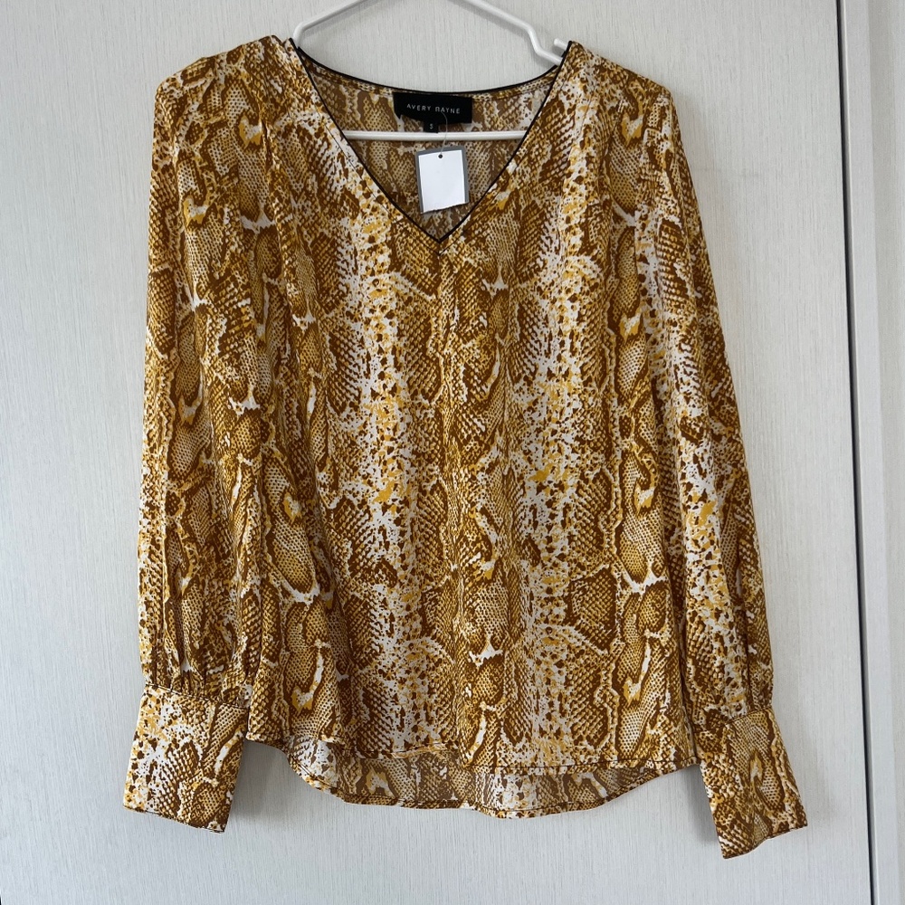 NWT trendy snakeskin look dress shirt Avery Wayne